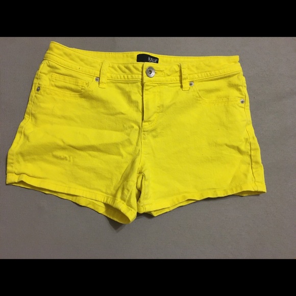 a.n.a Pants - Yellow jean shorts